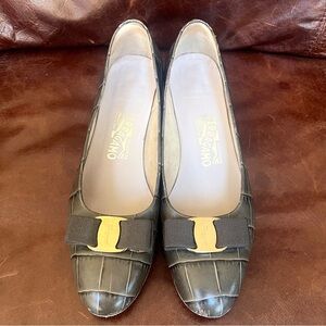 Salvatore Ferragamo Croc Embossed Genuine Leather Pumps In Olive Color Size 9.5